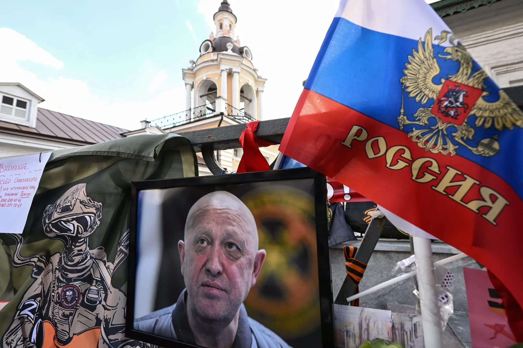 A portrait of&nbsp;Yevgeny Prigozhin at a makeshist memorial in Moscow on Aug. 27.&nbsp;