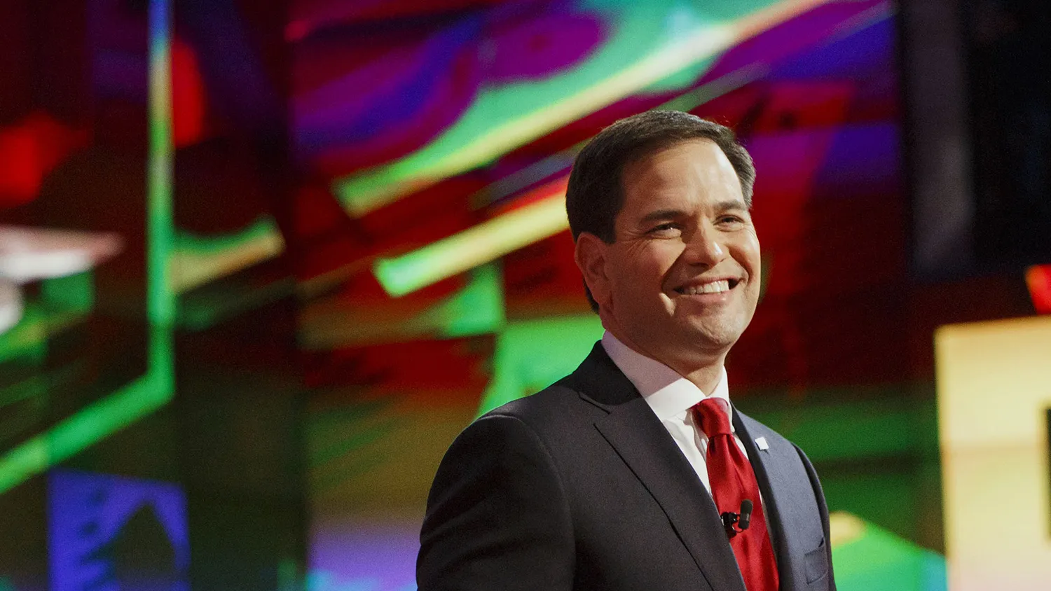Senator Marco Rubio walks on stage at the start of the Republican presidential debate in Las Vegas on Dec. 15, 2015.
