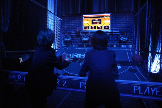 Wall Street Plays Pac-Man, Shoots Hoops at Winter Game Night