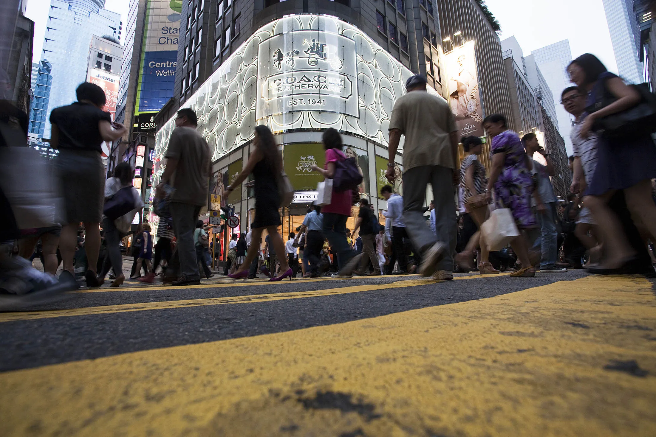 Gucci-Crazy Chinese Fuel Soaring Rents for Hong Kong Landlords