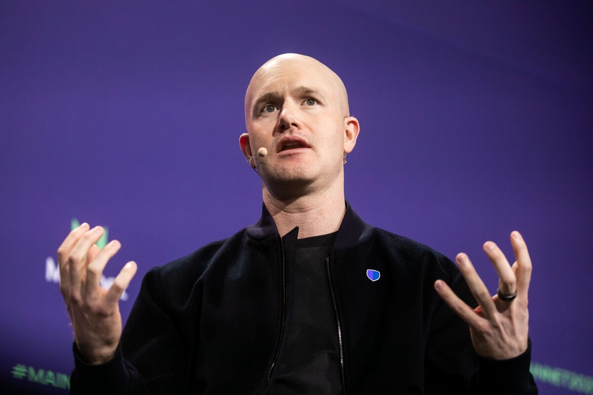 🟪"Coinbase: Il CEO Brian Armstrong annuncia nuove valutazioni su fusioni e acquisizioni dopo l'acquisto di Deribit"