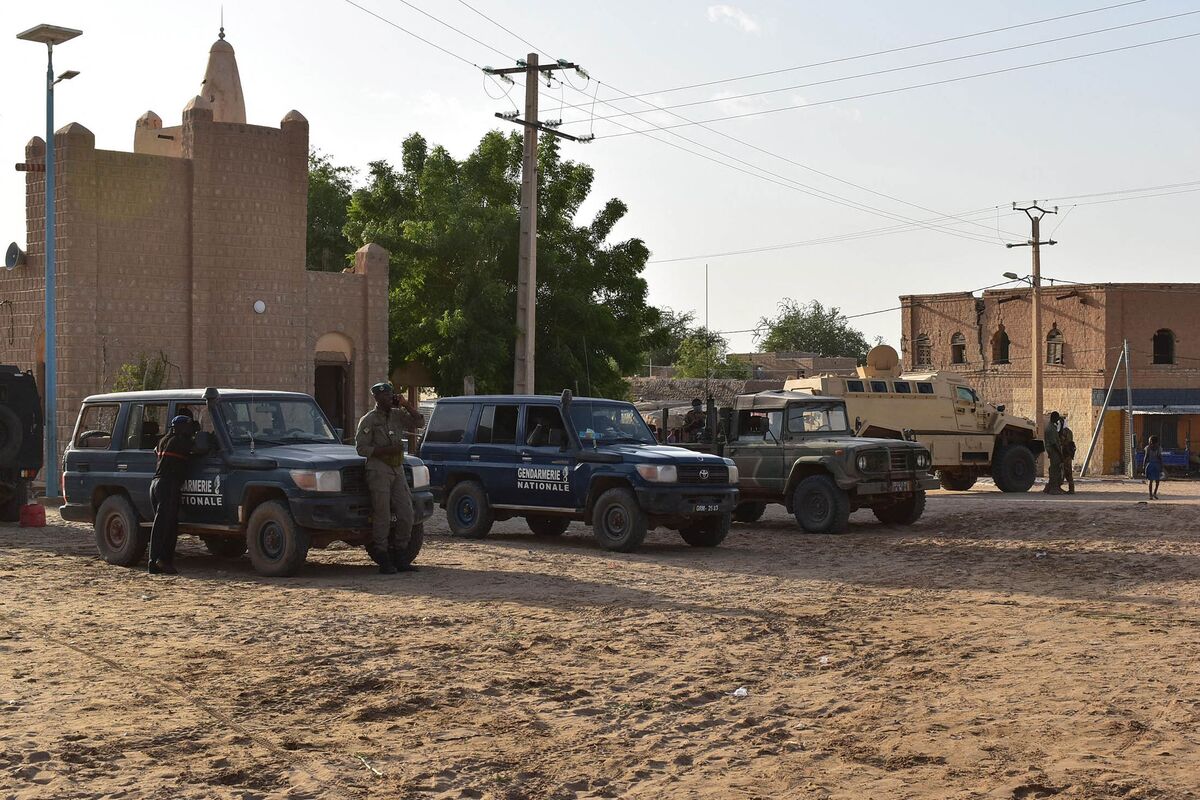 Mali Tells UN France Is Abandoning It in Fight Against Terrorism thumbnail