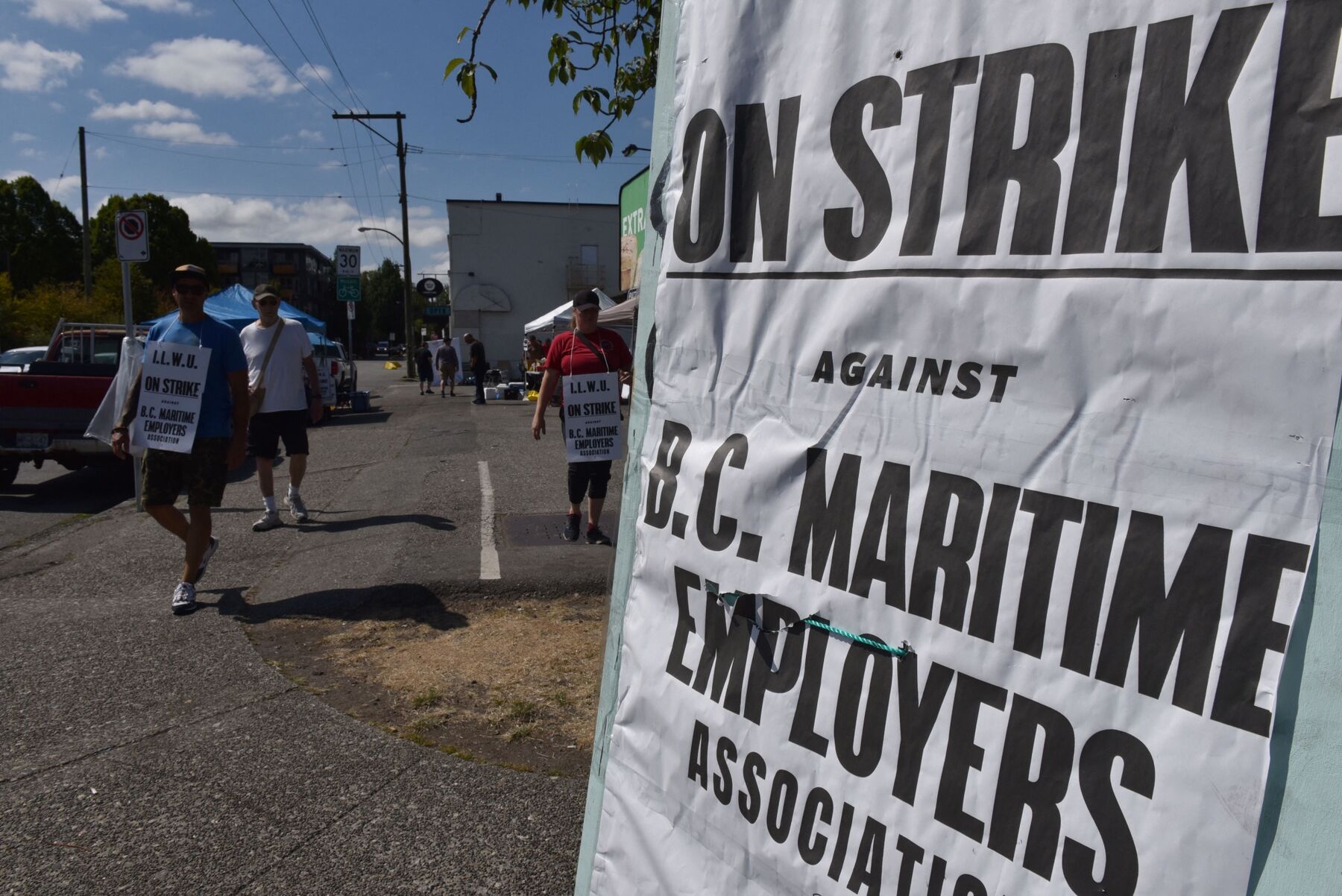 Dockworkers Call Off Strike In Canada After 24 Hours Of Drama - Bloomberg