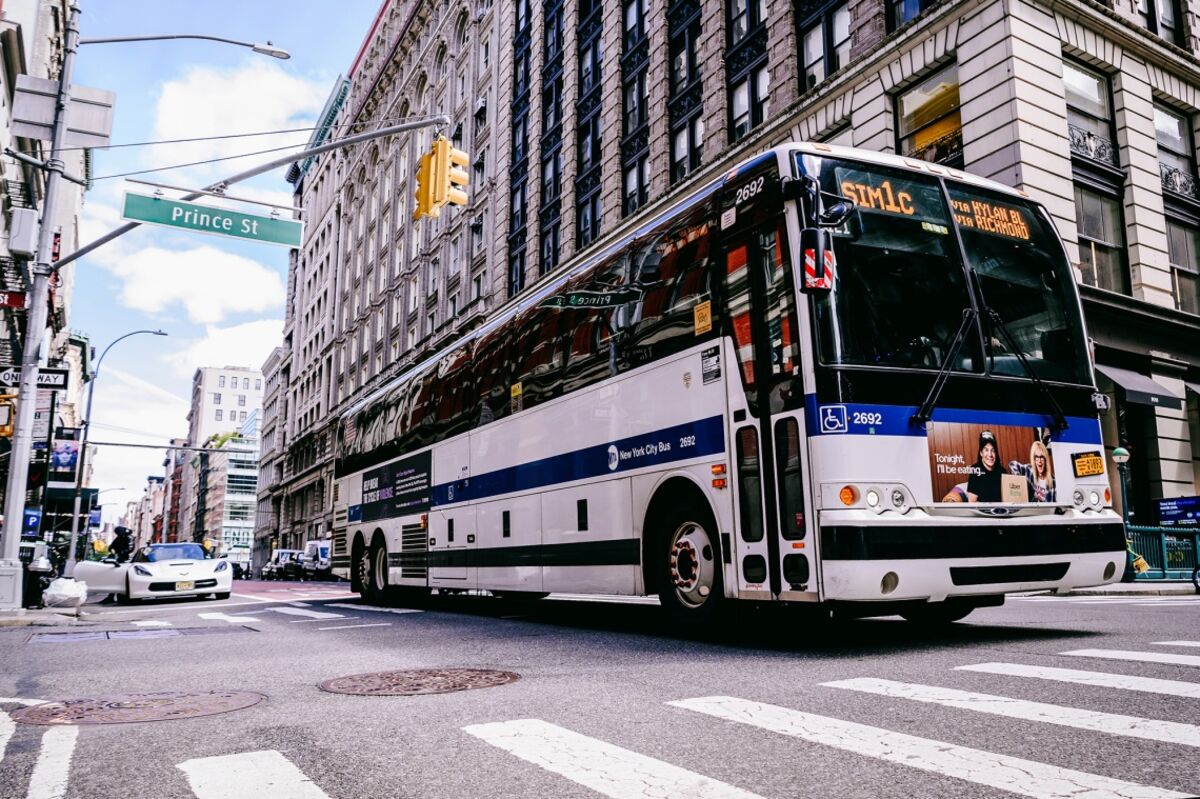 Mamdani's Free NYC Buses Complicated by Bond-Paying Pledge - Bloomberg