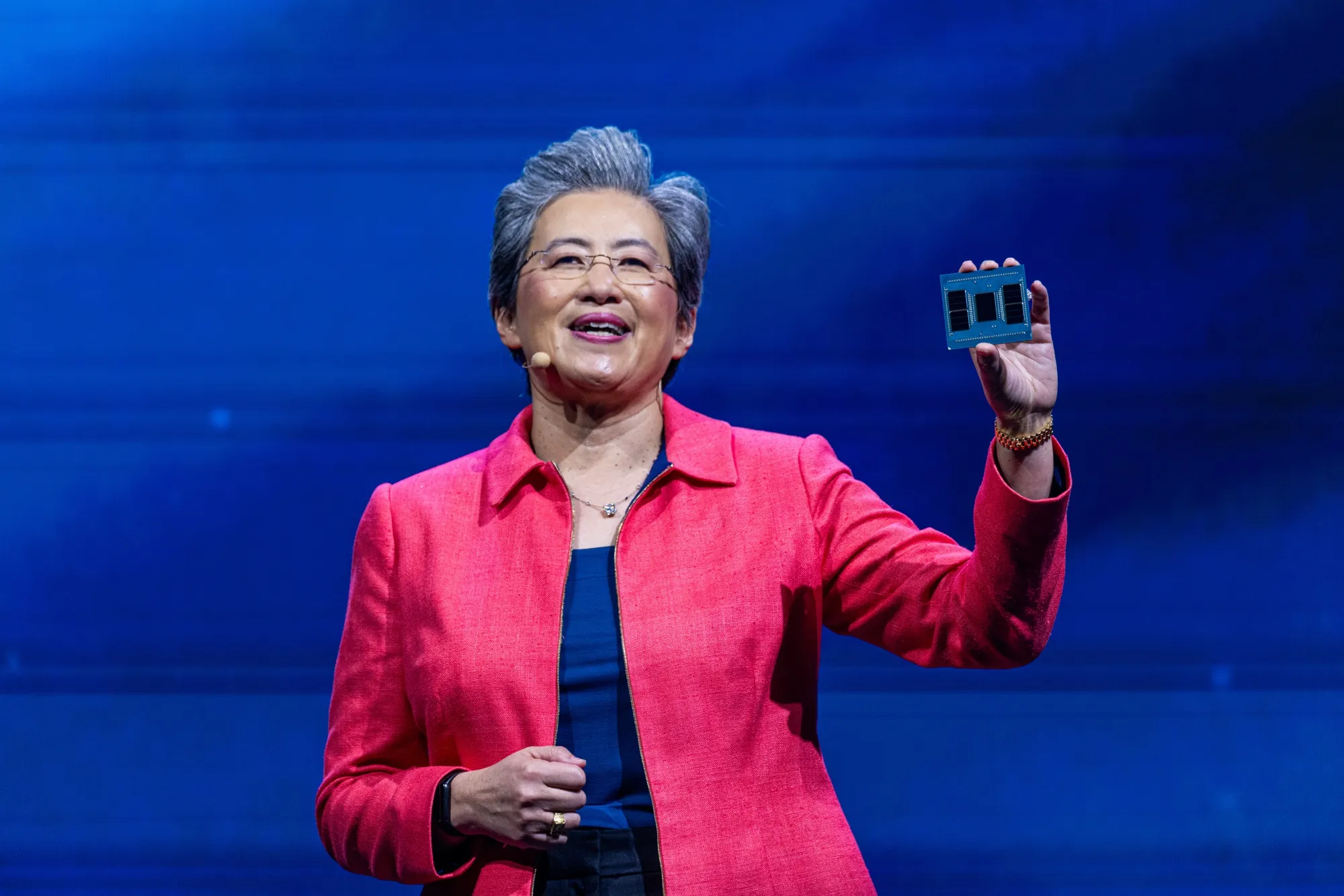 AMD CEO Lisa Su holds an artificial intelligence processor during a&nbsp;conference in Taipei, Taiwan, in 2024.