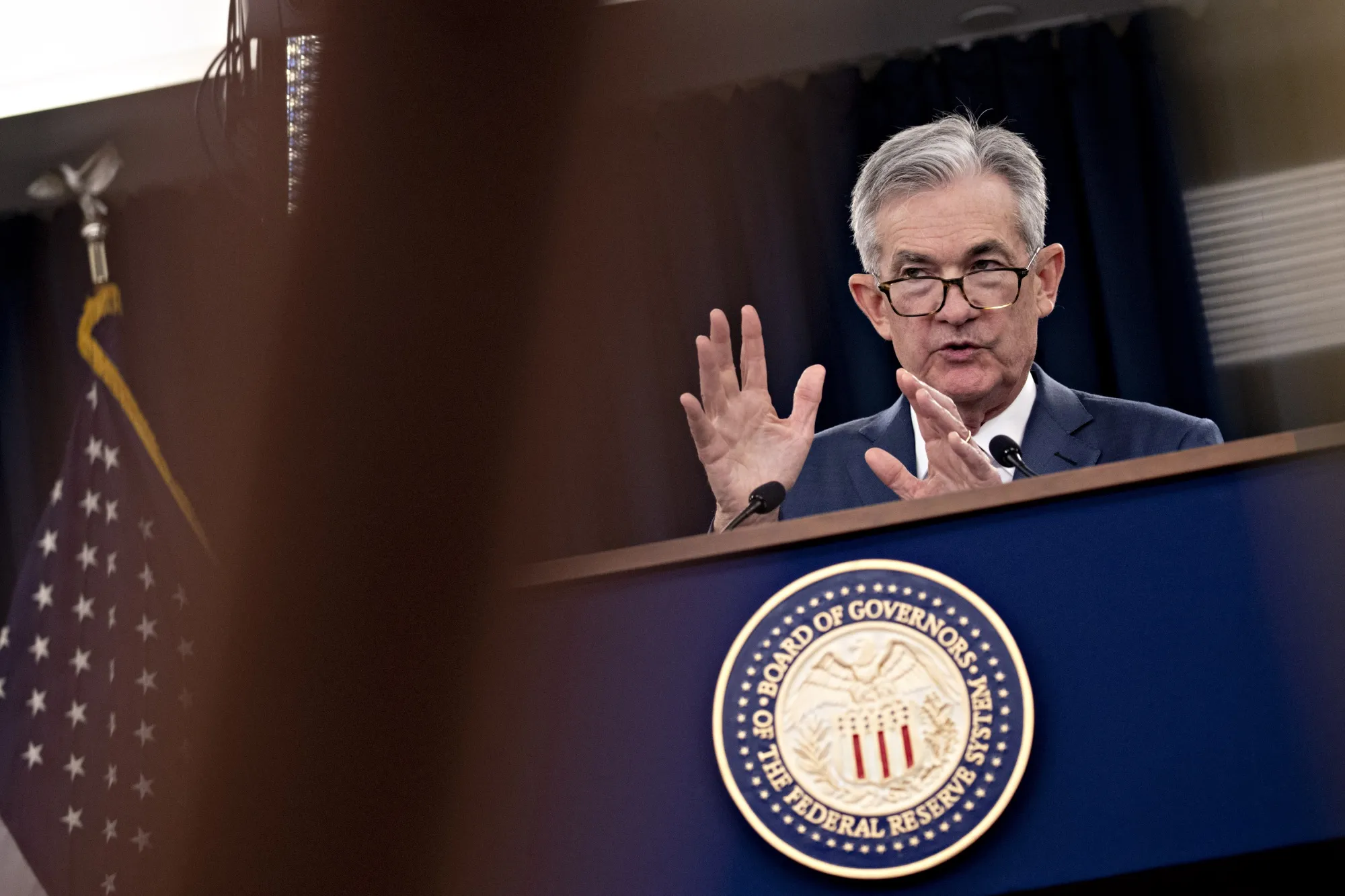 パウエル氏は「敵」発言、文字通りに取らないように－米財務長官 - Bloomberg