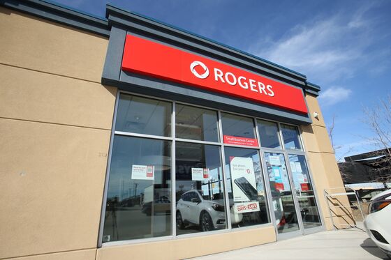 Canada Tells Wireless Firms to Sell Access to Networks