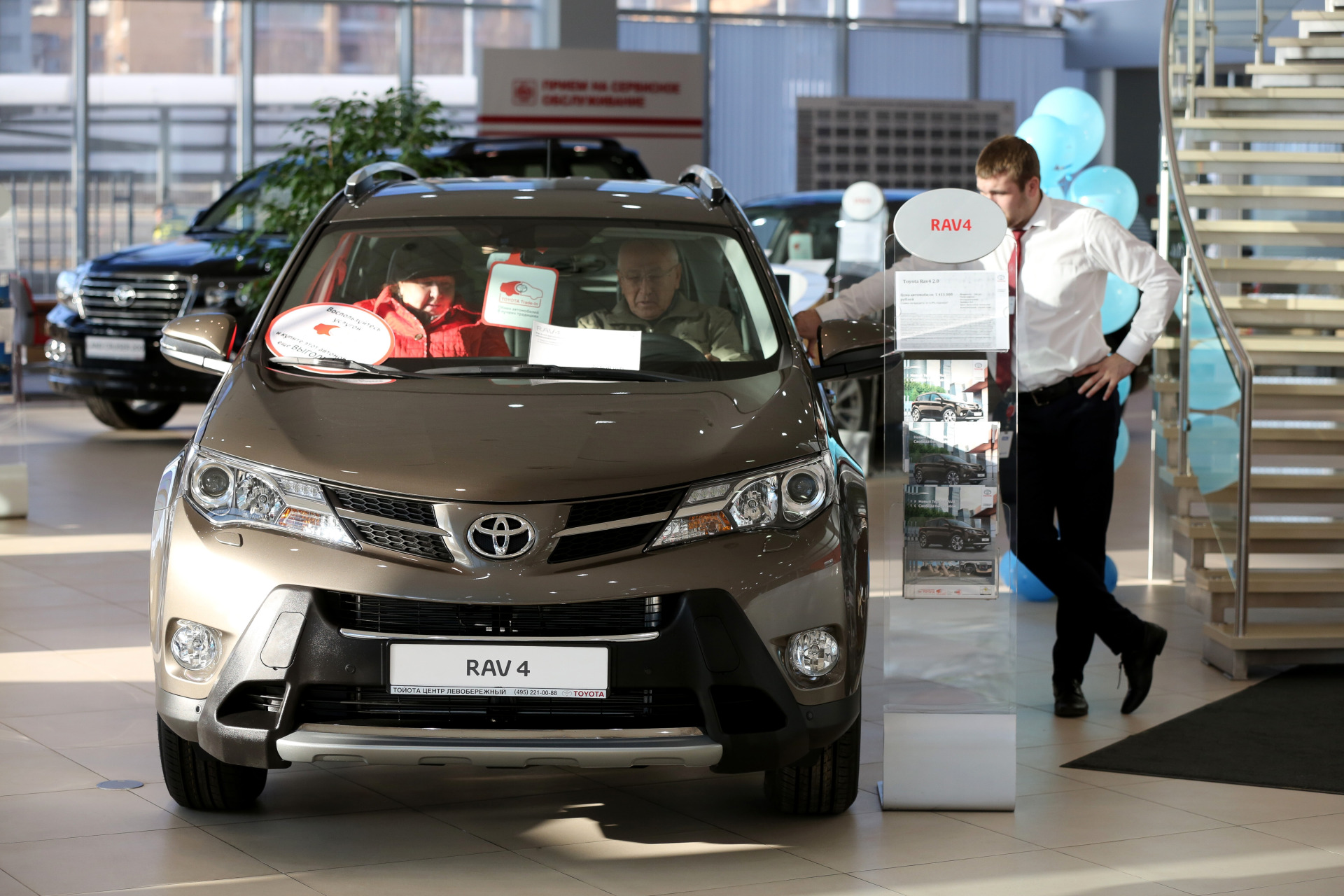 トヨタがロシアの工場の稼働４日から停止 部品供給の問題で Bloomberg