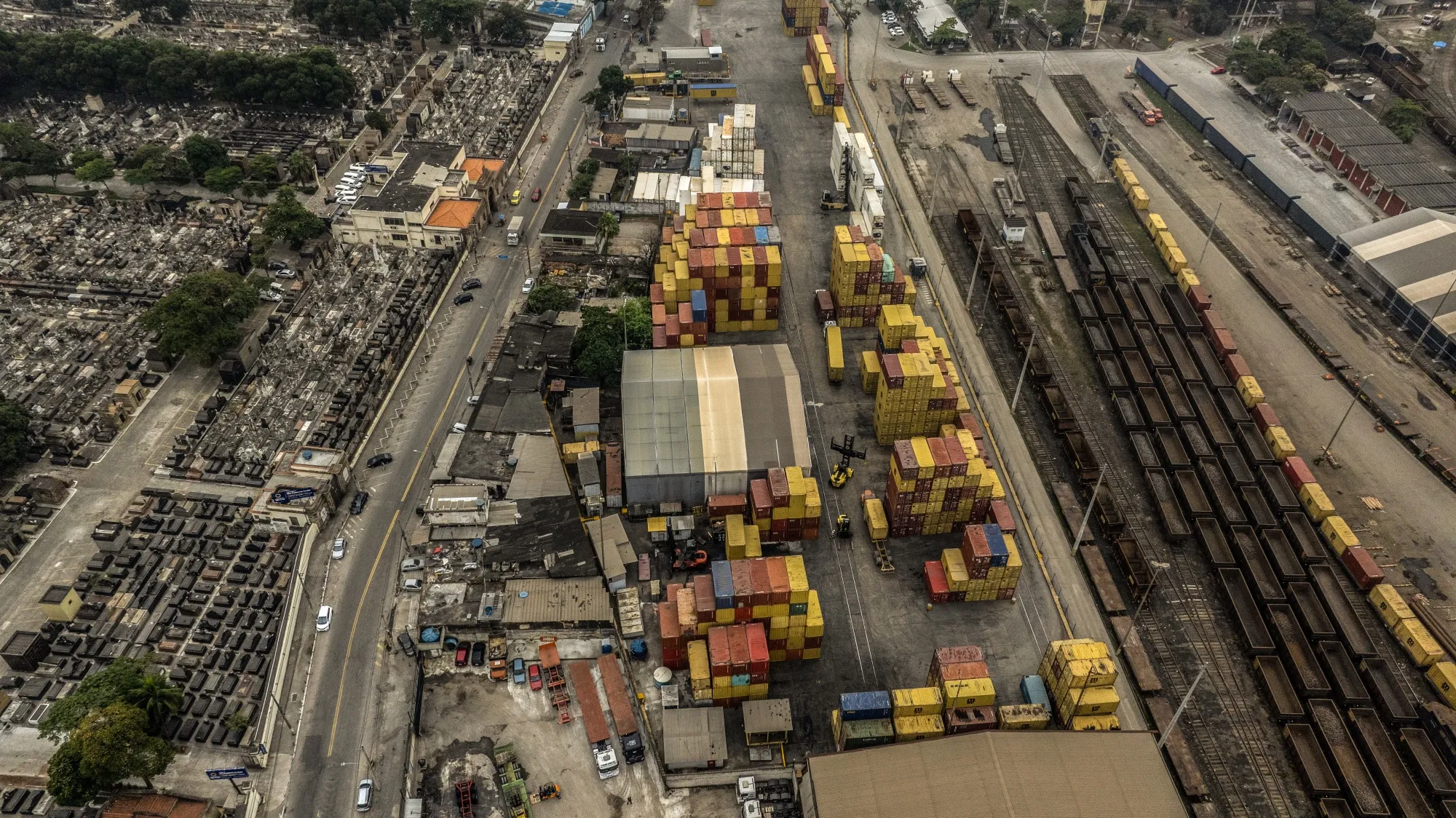 Containers no porto do Rio de Janeiro