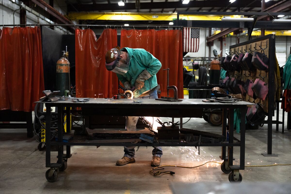US Business Activity Expands at Second-Fastest Pace This Year