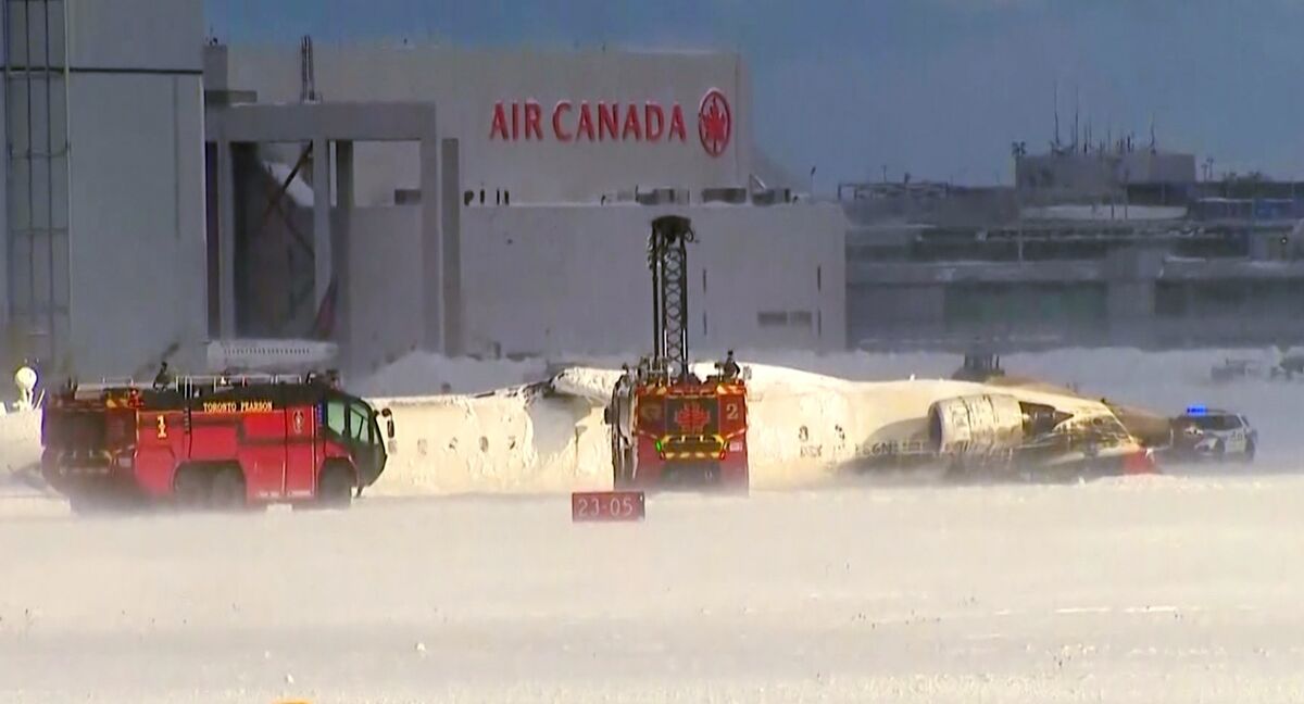 Delta Plane Flips Over in Toronto, Injuring 8 Passengers