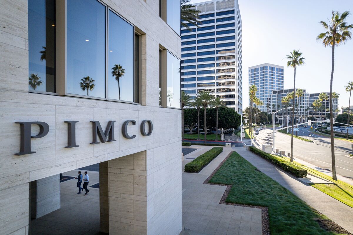 Pimco Steers Clear of ‘Pretty Bad’ Private Credit Loans on Sale
