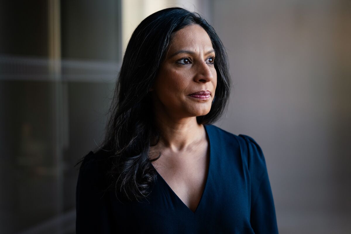 BOE’s Dhingra Says Gradual Rate Cuts Would Be a Drag on Economy