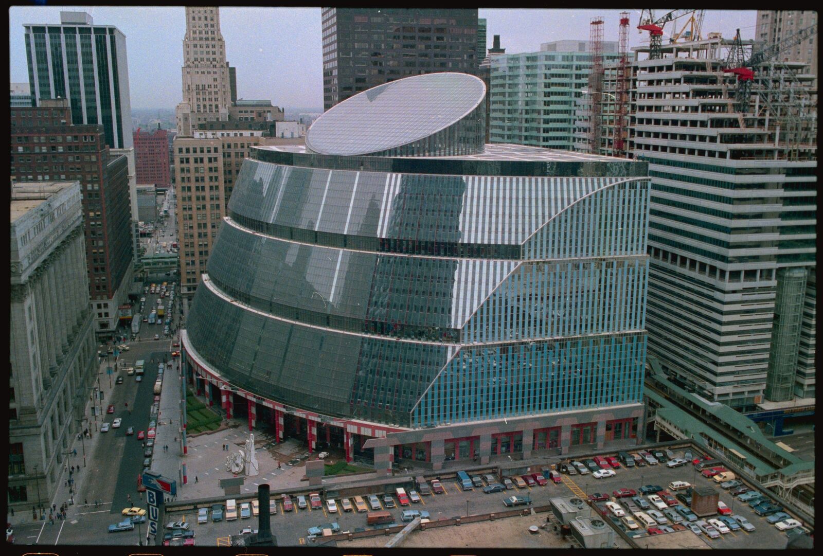 Exterior of State of Illinois Center