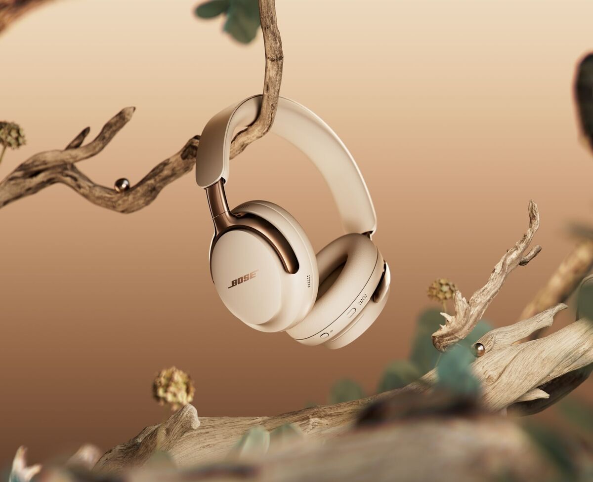Bose Looks to Fend Off Sony and Apple with Latest Headphones