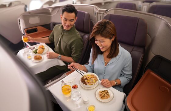 Singapore Air’s A380 Restaurant Tickets Sold in 30 Minutes