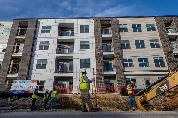 There’s a building boom underway.&nbsp;&nbsp;i