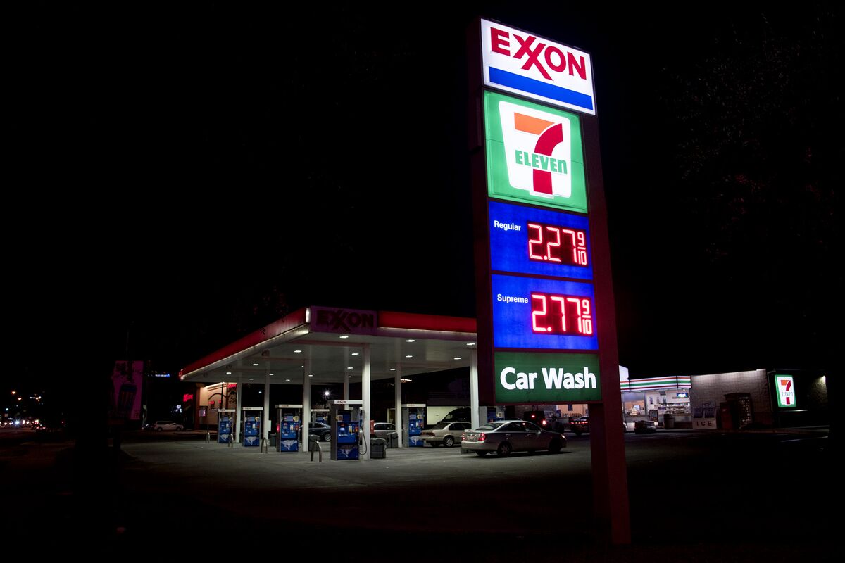 Some Gas With That Sandwich? Convenience Dominates Fuel Market Bloomberg