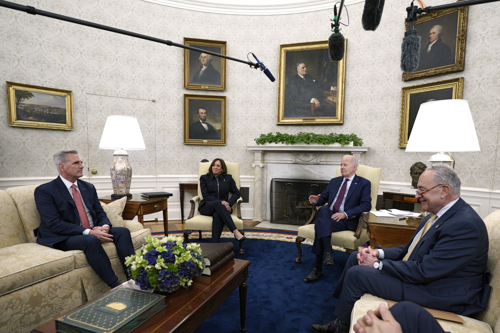 US House Speaker Kevin McCarthy, Vice President Kamala Harris, President Joe Biden and Senate Majority Leader Chuck Schumer during negotiations over the&nbsp;debt limit Tuesday at the White House.&nbsp;