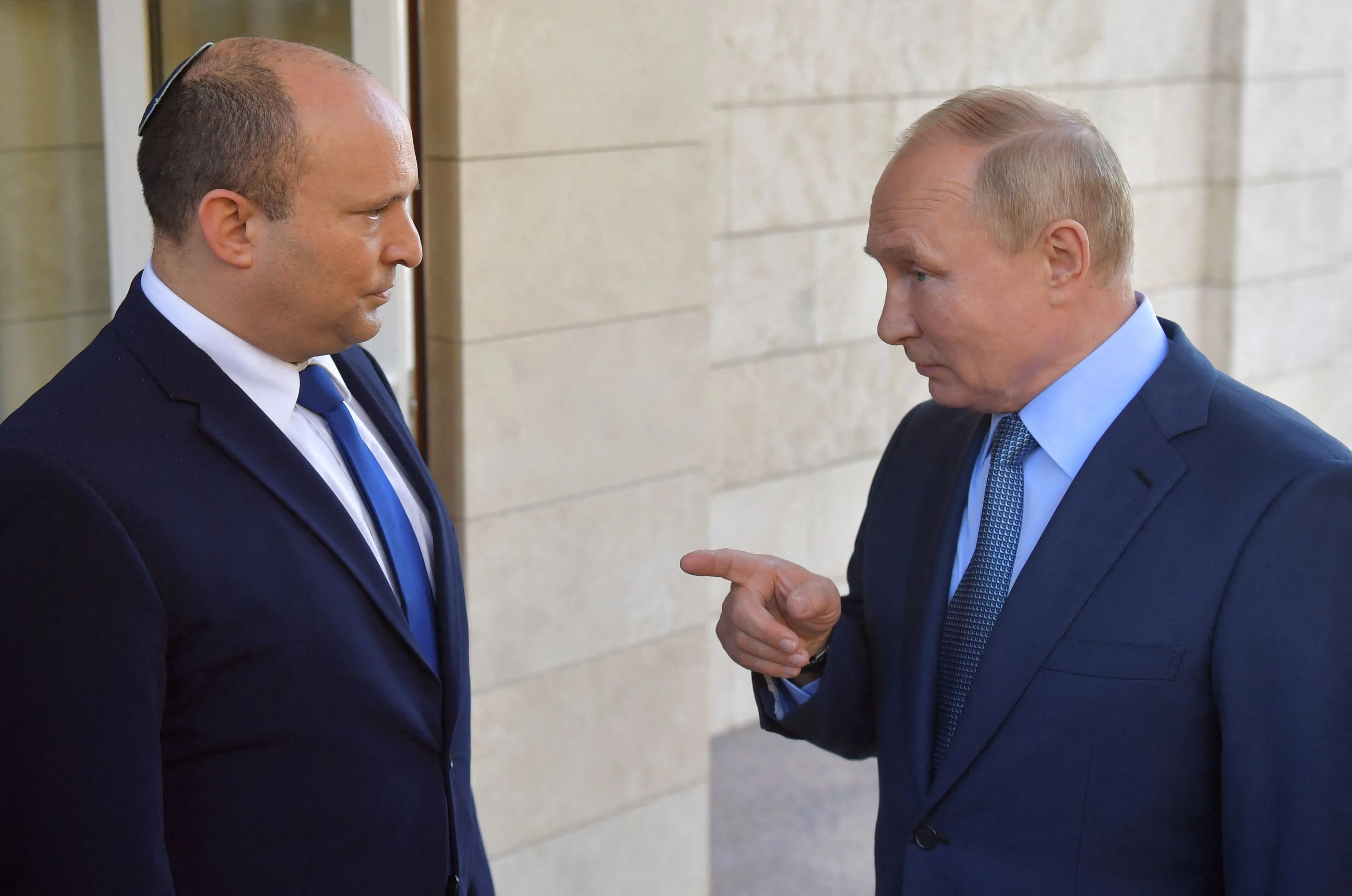 Israeli Prime Minister Naftali Bennett, left, and Russian President Vladimir Putin in Sochi, Russia in&nbsp;2021.