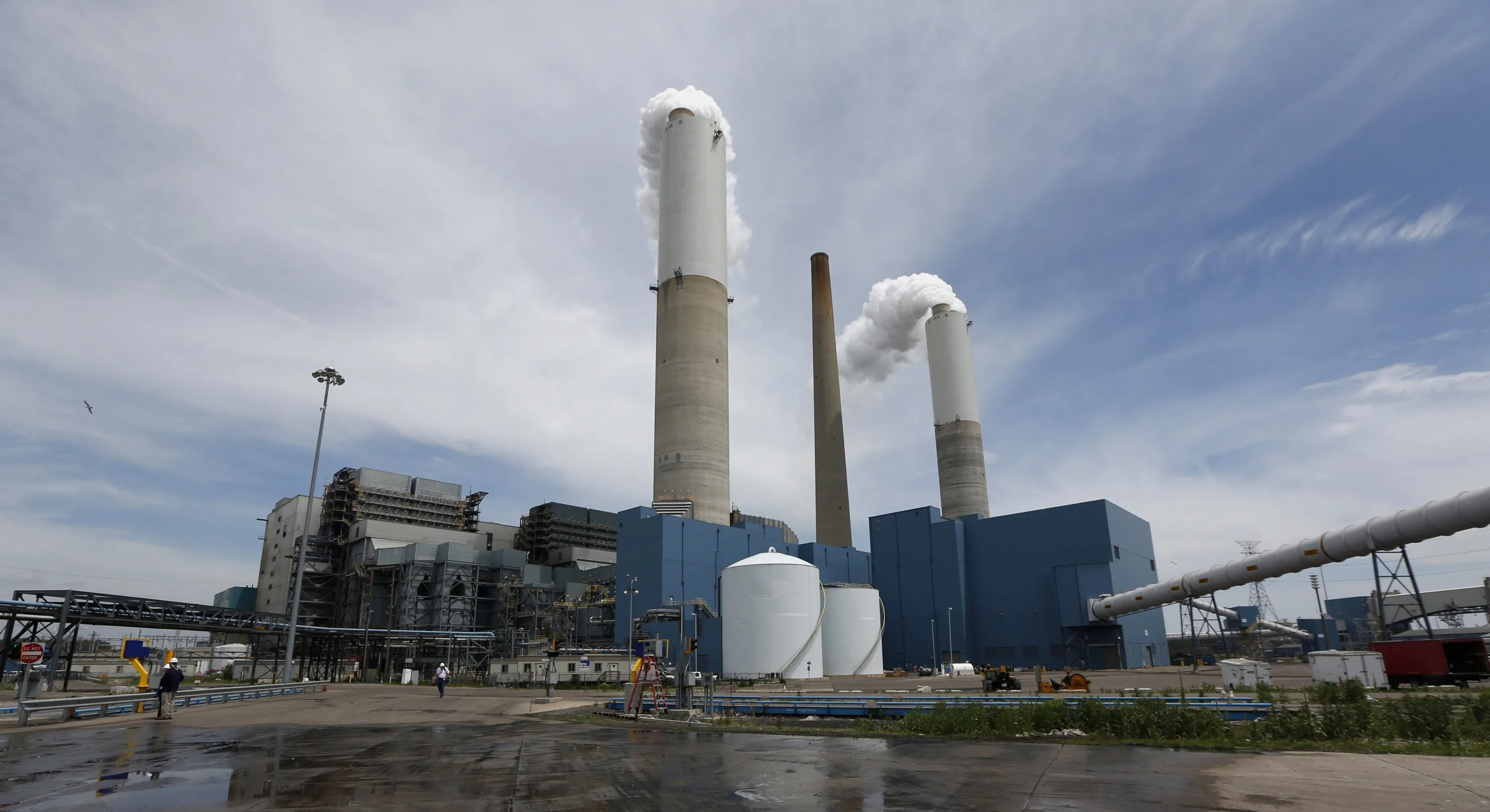 DTE Energy Co.'s Monroe Power Plant stands in Monroe, Michigan, U.S., on&nbsp;June 30, 2014.