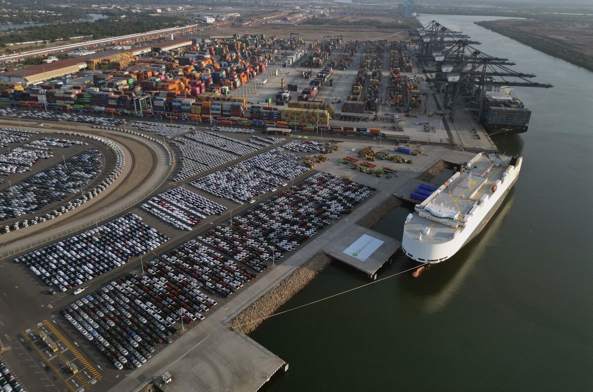 Mexico Raises Asian Car Tariffs to 50%, China Warns Retaliation