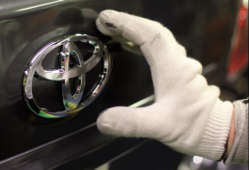 Toyota Said to Be Holdout on Obama’s 54.5 MPG Fuel-Economy