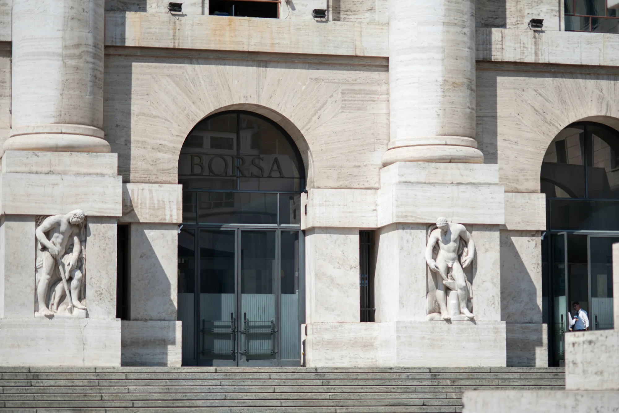 Italy Economy As Analysts Cautious On Italian Banks Ahead Of Budget Plan 