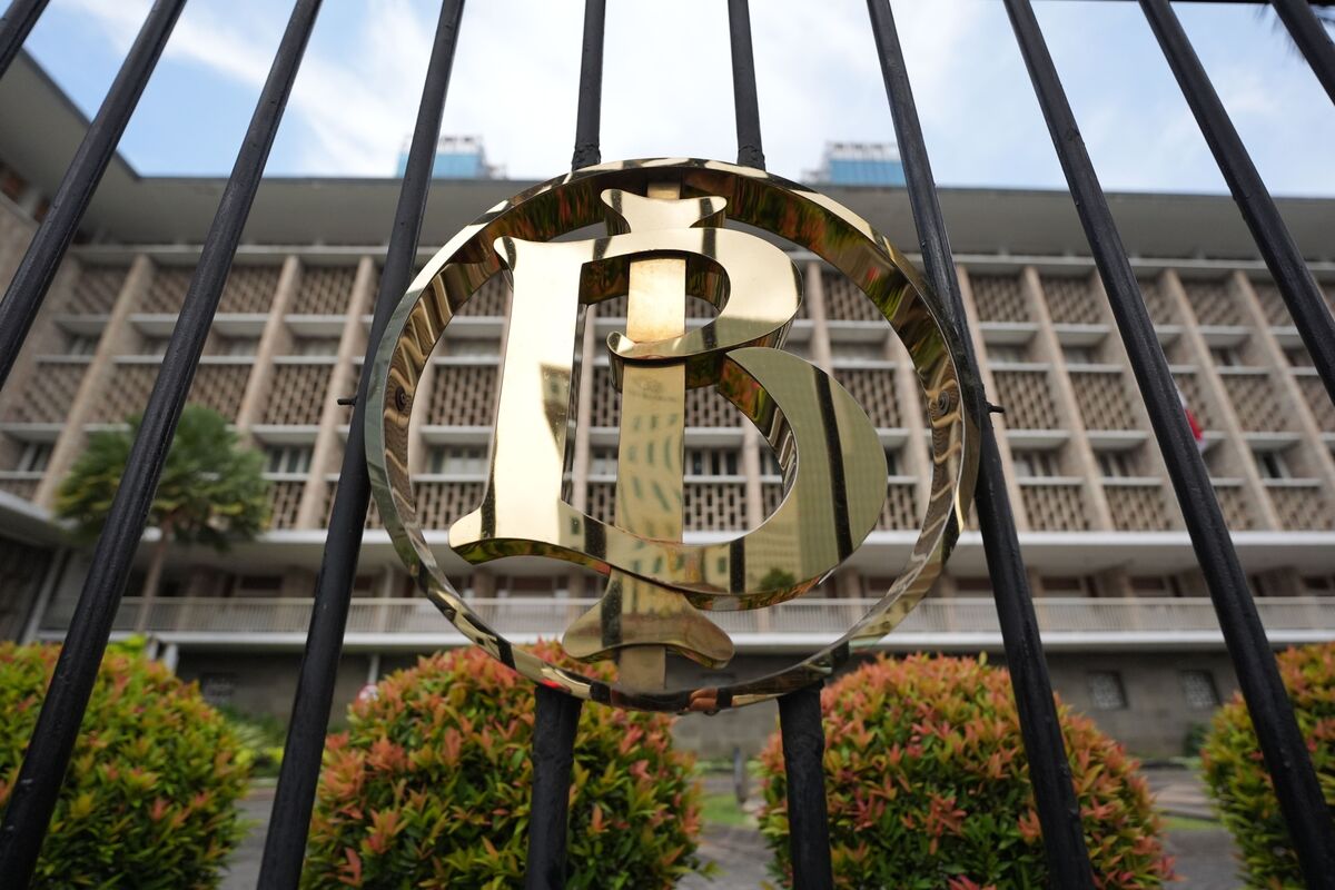 Indonesia, Philippines Set to Hike Rates as Caution Prevails