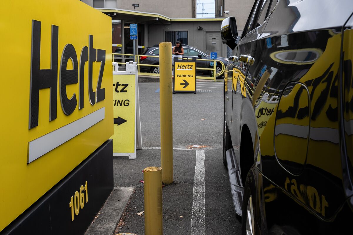Hertz Narrows Loss in Boon to Rental Company’s Turnaround Effort