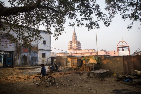 India’s Top Court Orders Mediation on Contested Temple Site