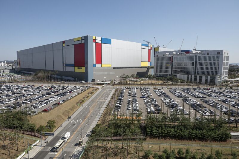 Fabrika Pyeongtaek e Elektronikës Samsung përpara njoftimit të fitimeve paraprake të kompanisë 