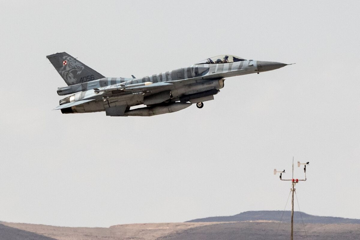 Poland Says F-16 Fighter Crashed Before Air Show; Pilot Killed