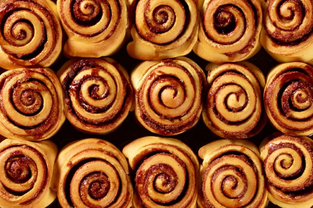 Cinnabon's Very Sticky Thanksgiving, Selling 8,300 Rolls Per Hour -  Bloomberg