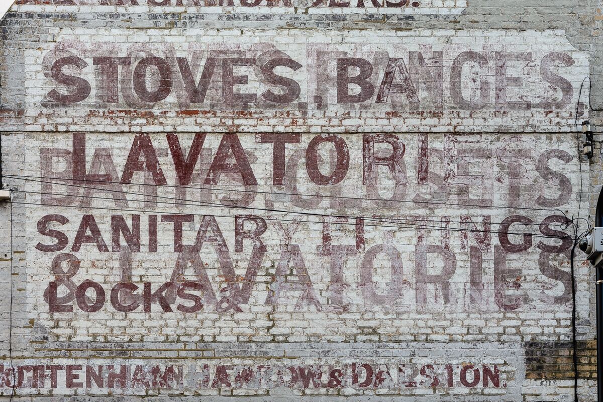 Artifacts of a Lost London Live On in Fading 'Ghost Signs' - Bloomberg