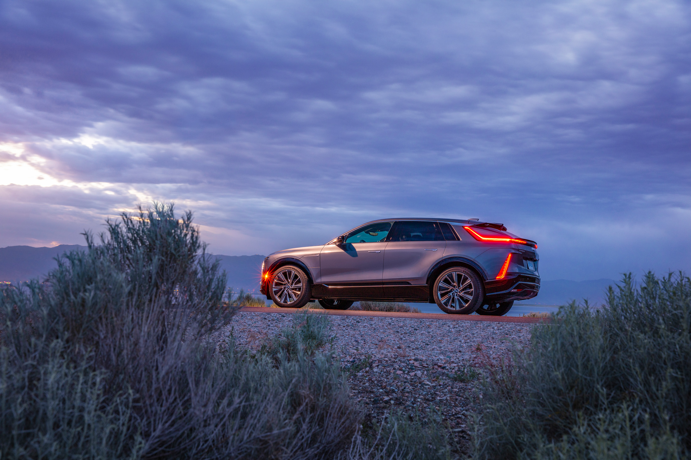Cadillac Lyriq Review: An Electric SUV That's Not Worth Waiting For -  Bloomberg