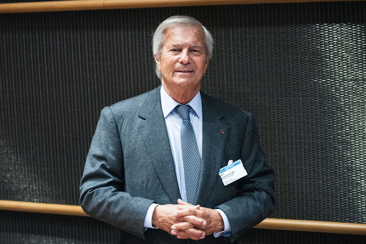 Finance: A court adviser has stated that Vincent Bolloré exerts control over Vivendi amid ongoing shareholder disputes.