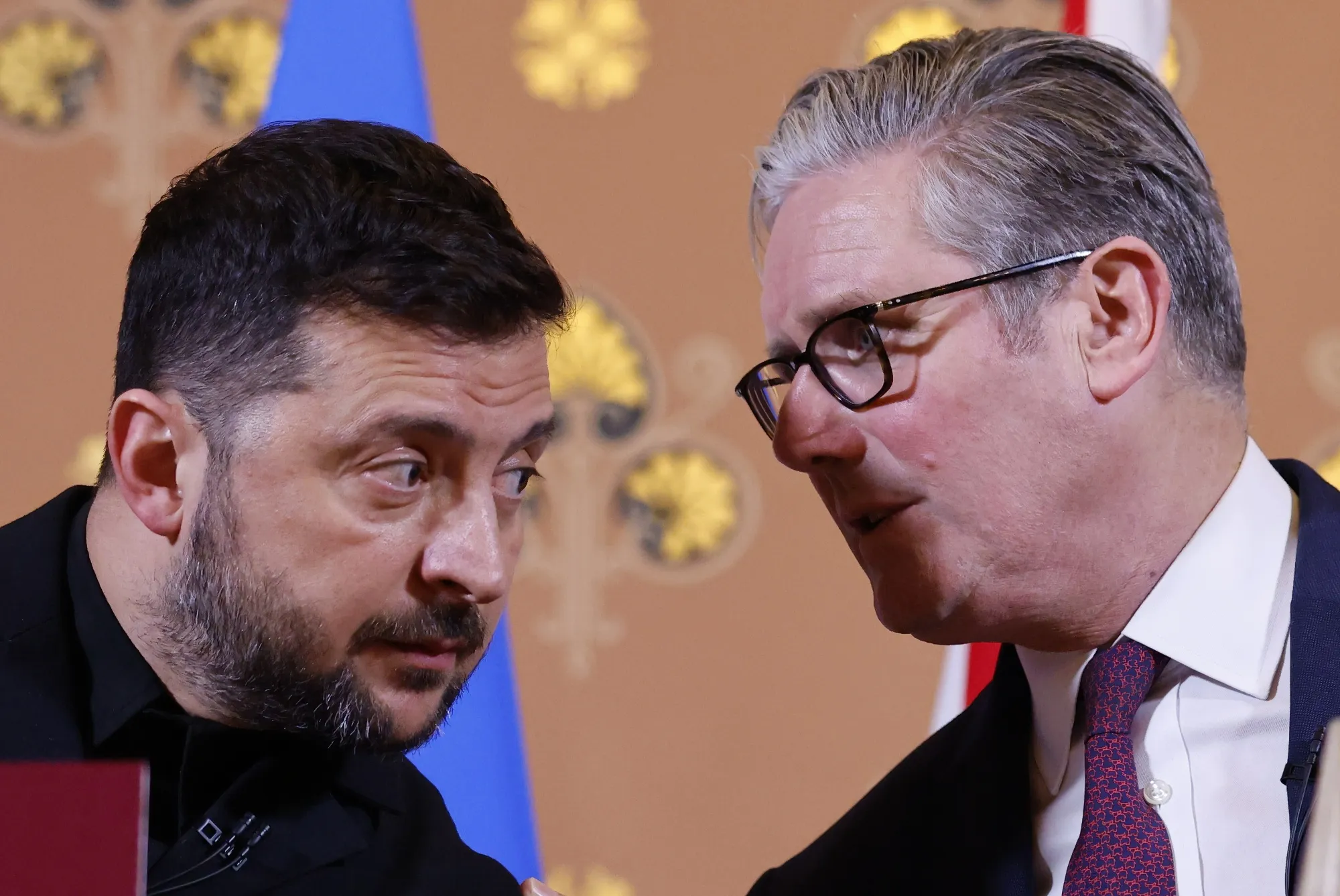 Volodymyr Zelenskiy and Keir Starmer in Oct. 2025.