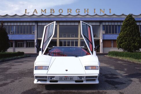 A Lamborghini Countach Quattrovalvole, circa 1985-89.