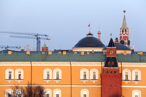 Putin Said Left Facing Rift on Stimulus in Economy Revival Plan