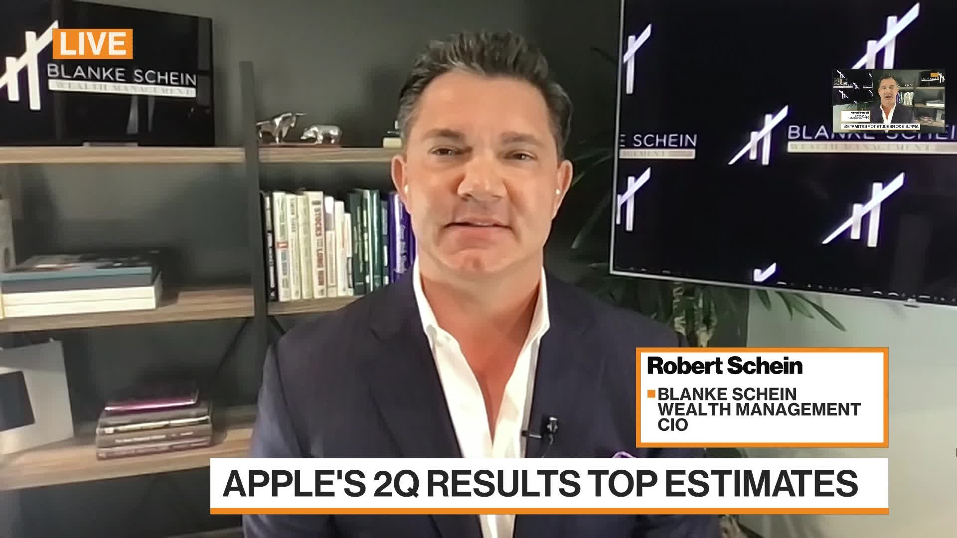Apple investor on the iPhone Maker's Earnings - Bloomberg
