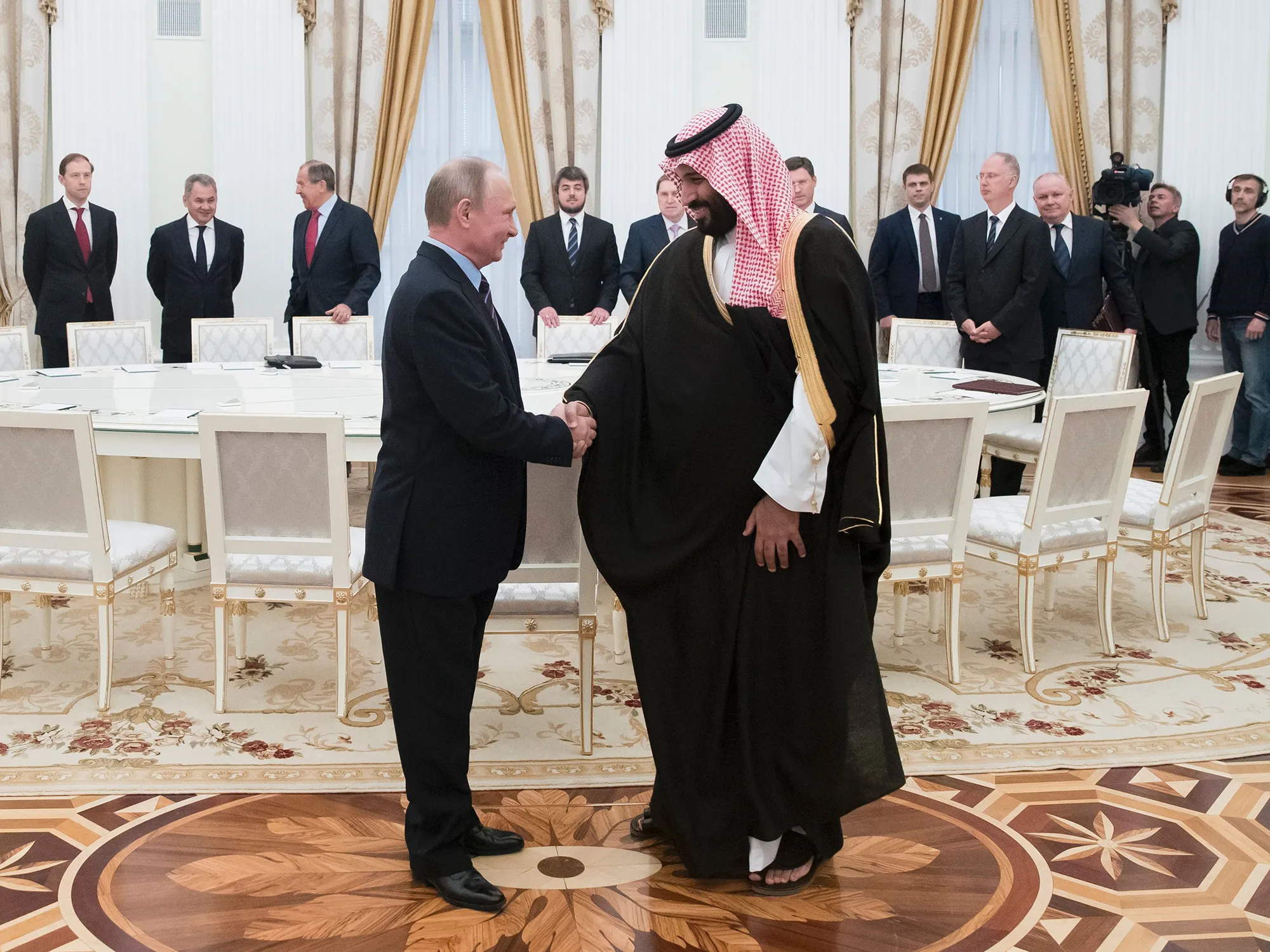 Putin&nbsp;welcomes Prince&nbsp;Mohammed during a meeting at the Kremlin in Moscow on May 30, 2017.&nbsp;