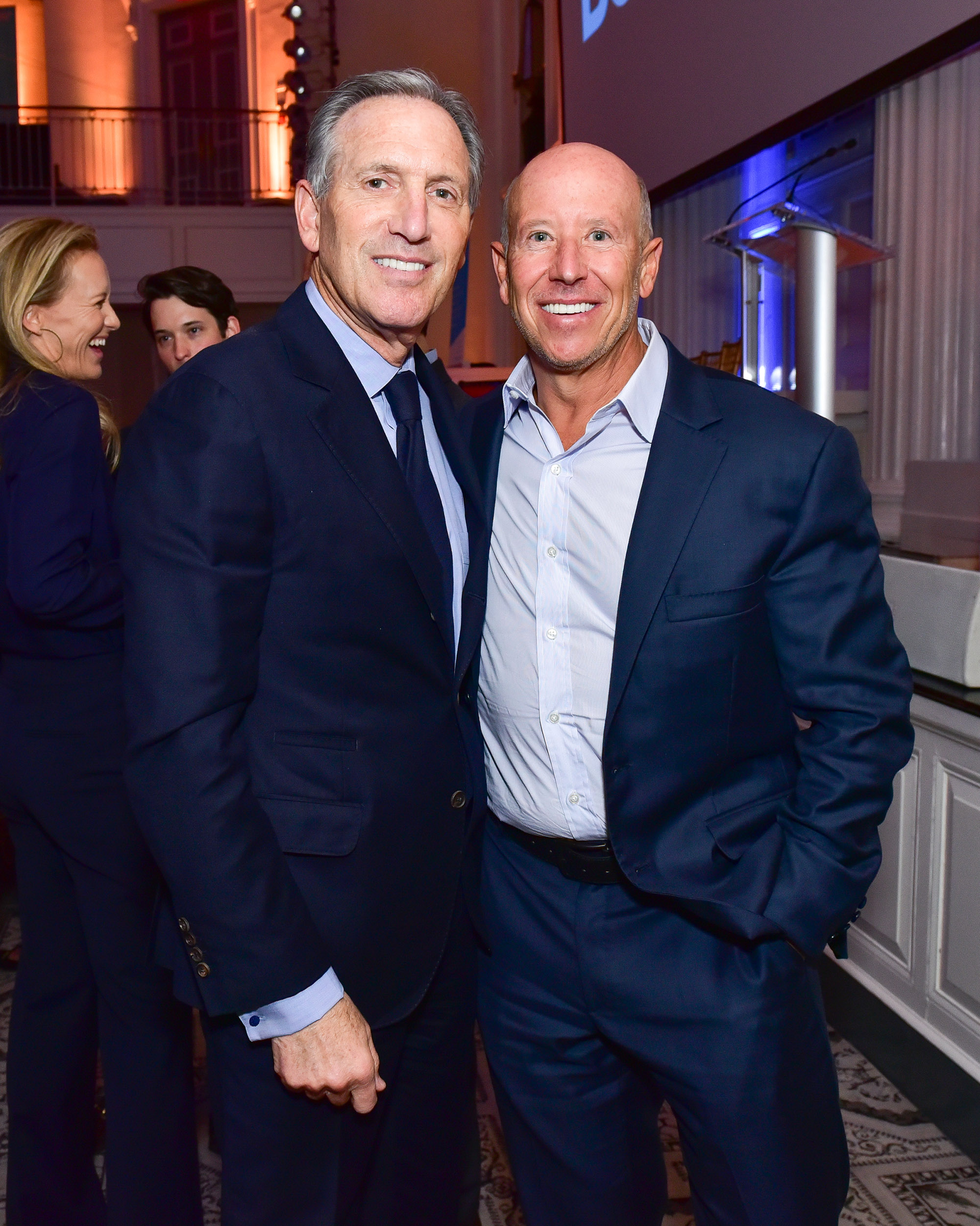 Howard Schultz Should Run in 2020, Barry Sternlicht Says Bloomberg