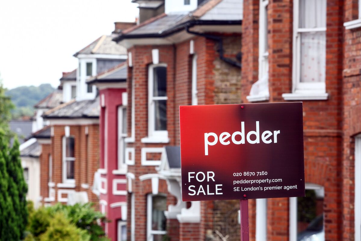 bloomberg.com - Chloe Meley - Housing Hassle