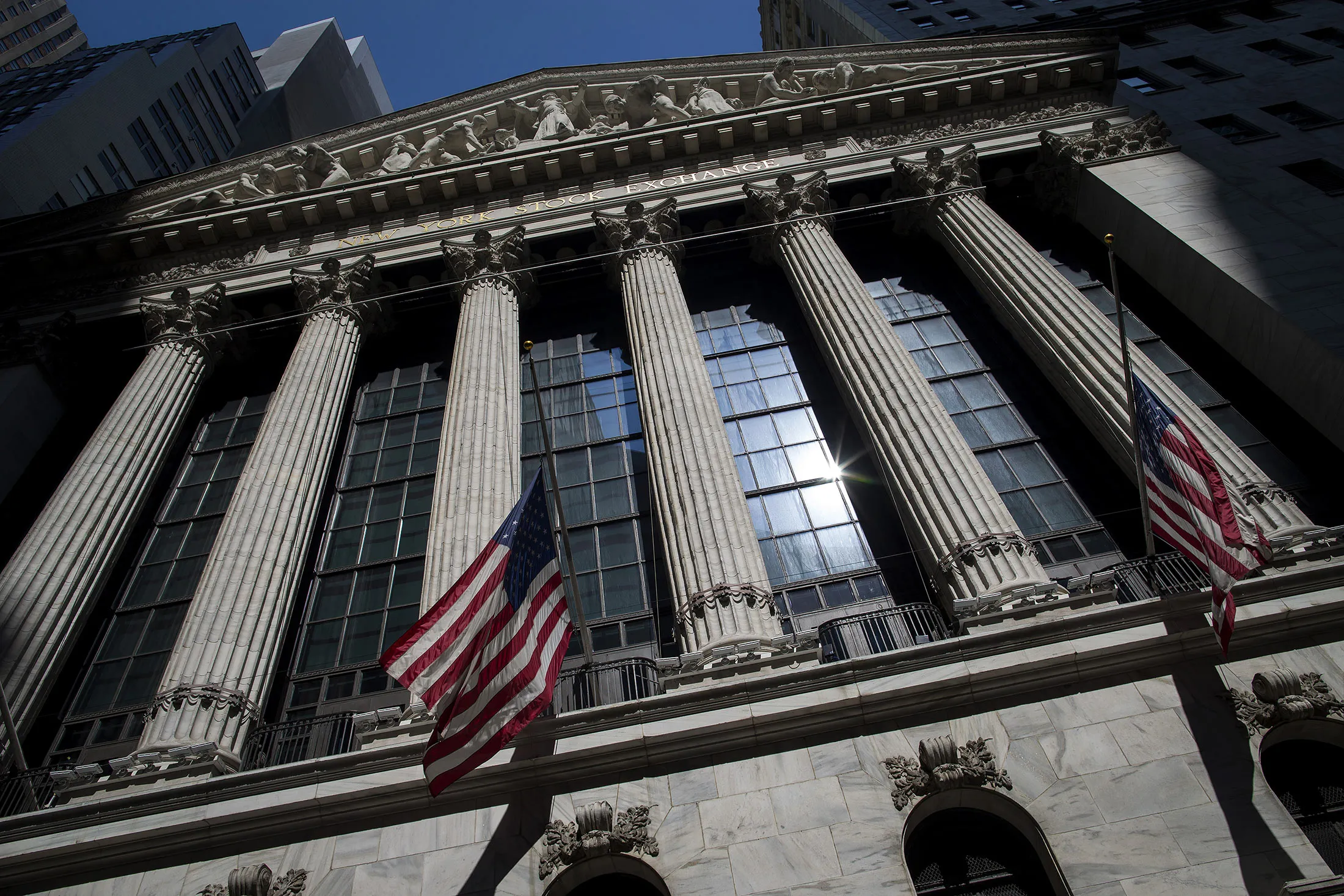 Headaches Set In for Traders With NYSE Glitch Near Market Close - Bloomberg