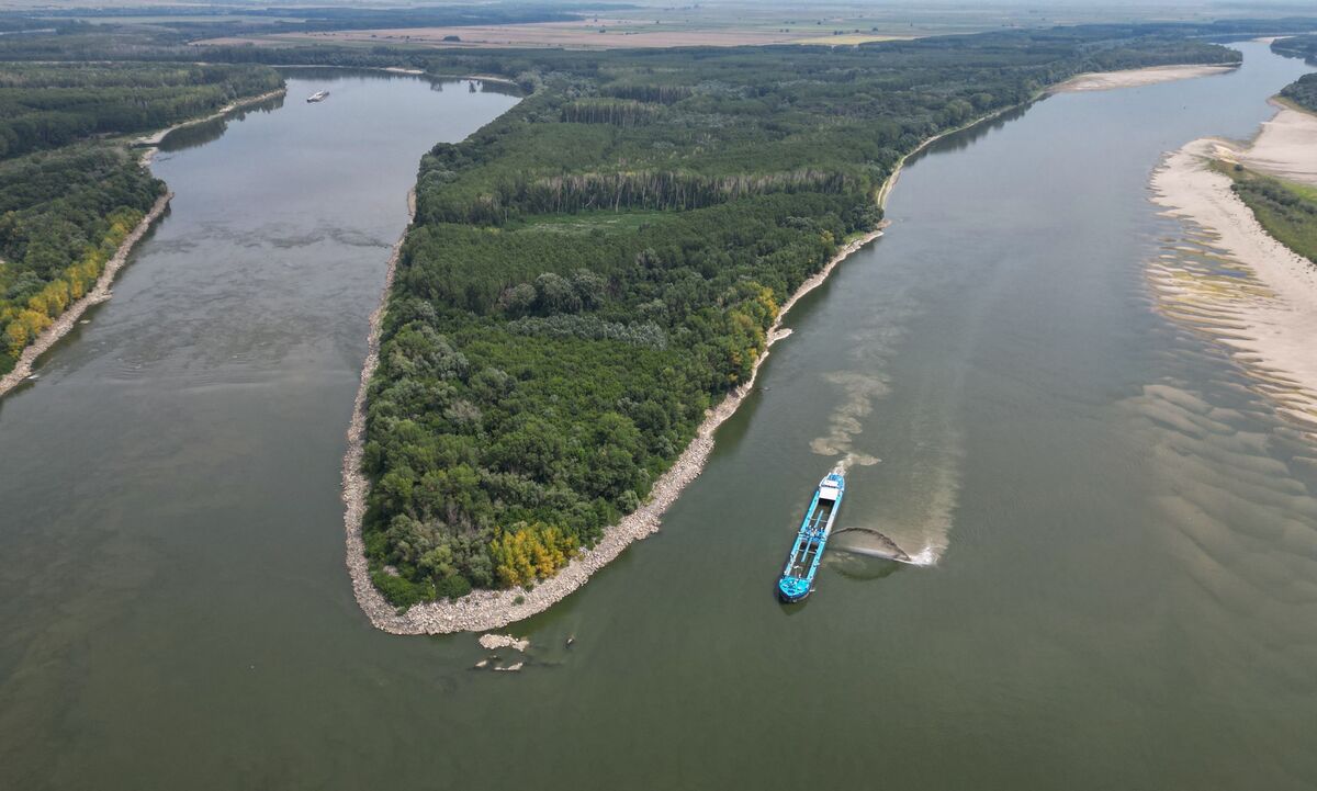 Photo: Bloomberg.com Hungary's Paks Nuclear Plant Faces Total Shutdown as Danube Water Levels Drop