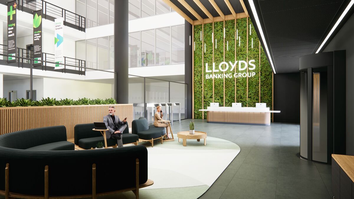Lloyds Banking Group's headquarters in Canary Wharf, London, where a new performance-driven culture is being implemented. (bwbx.io)