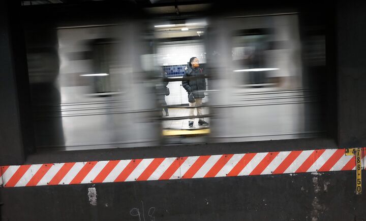 NYC Subways to Roll Out Platform Barriers in MTA Pilot Program - Bloomberg