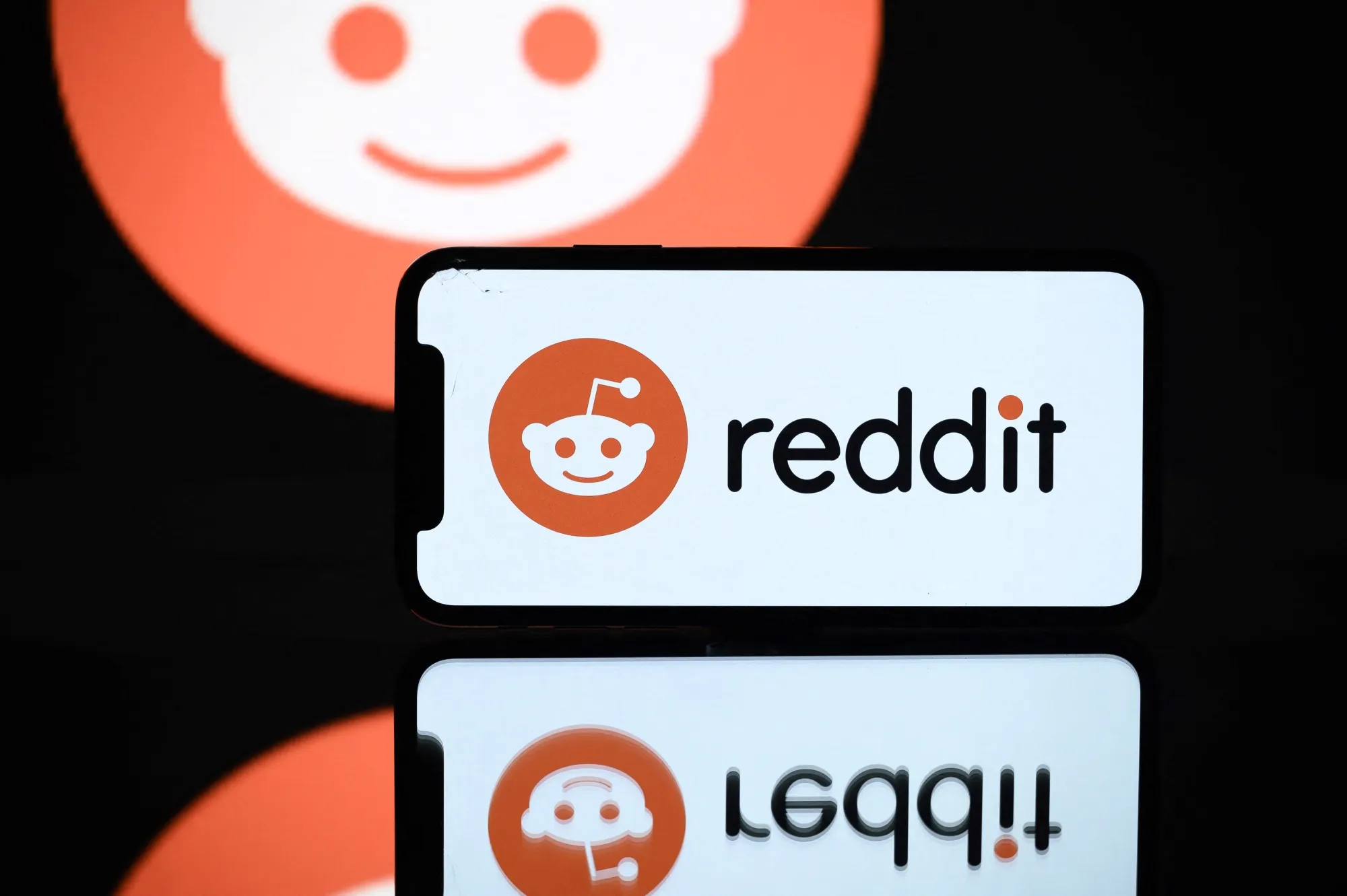 Delta Air Plane Slide Deployed, Tucker Carlson, Reddit Blackout 