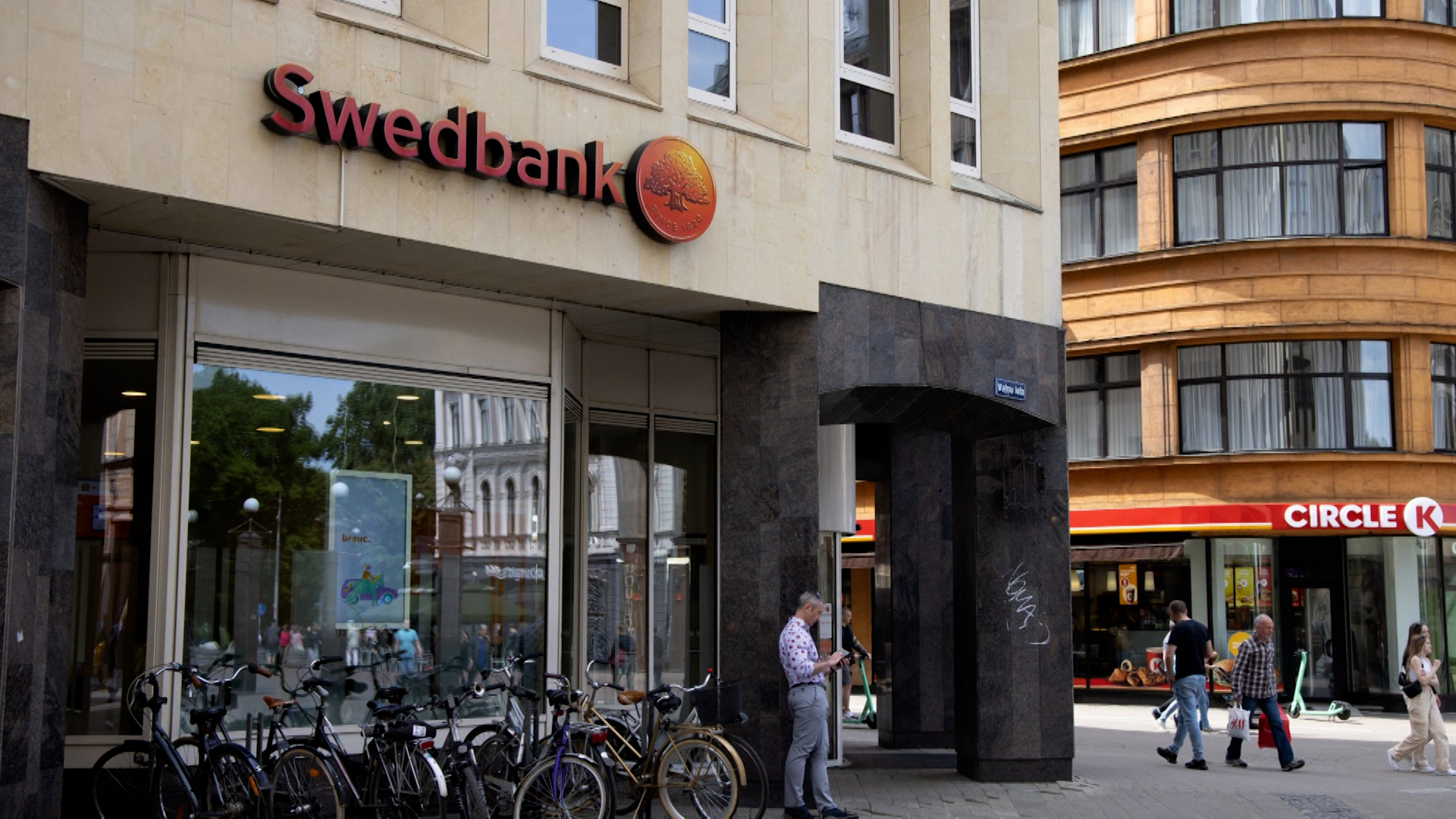 Swedbank CEO on 2Q Earnings Results Profit Drop